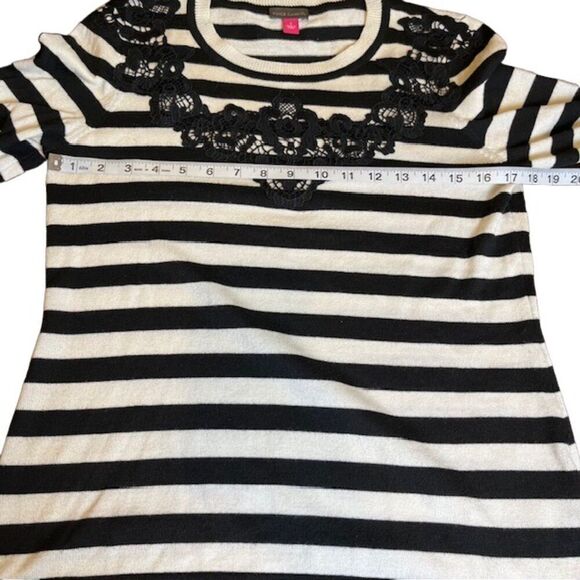Vince Camuto Sweater with Lace Applique Black White Striped Size Small - Picture 8 of 11